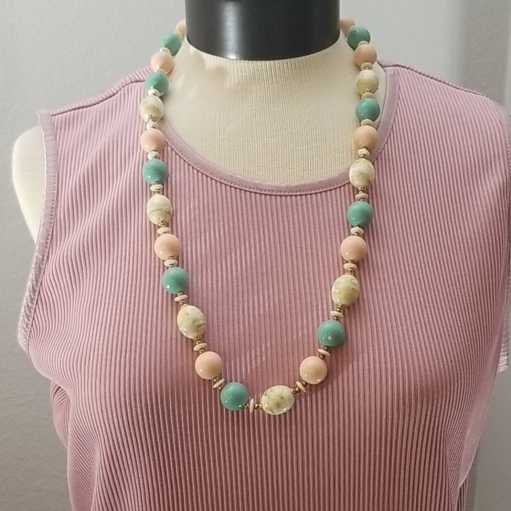 Vintage beaded necklace pink lt blue cream